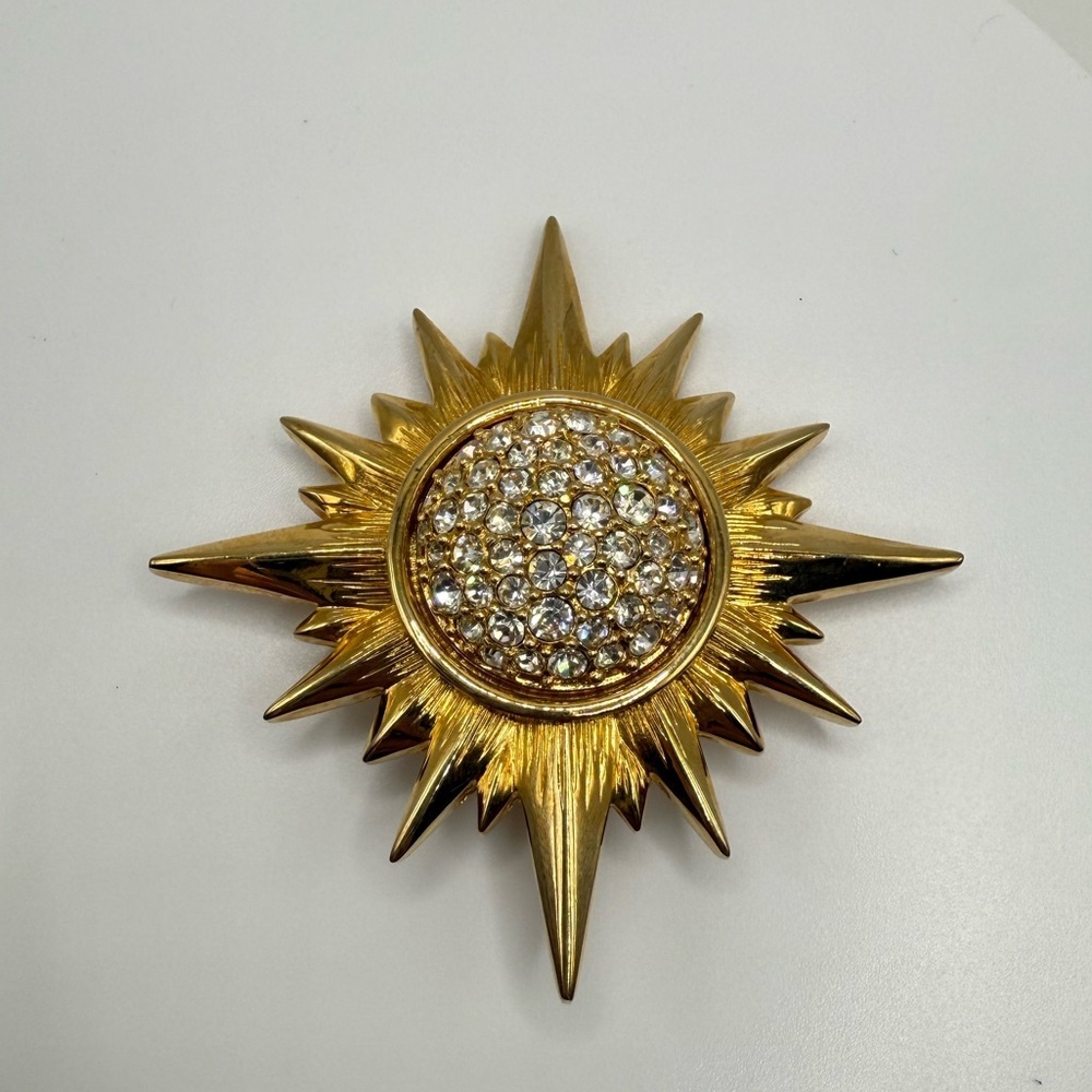 Vintage Daniel Swarovski Sunburst Brooch – Gold Tone Rhinestone Starburst Pin